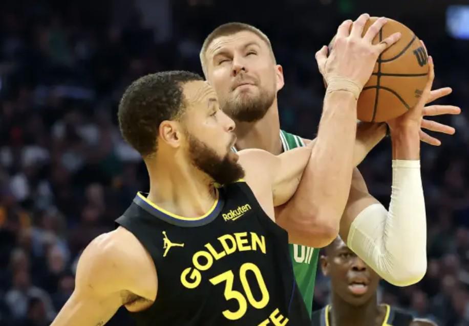 库里：很期待看到健康的波尔津吉斯，他是我们一直寻找的类型