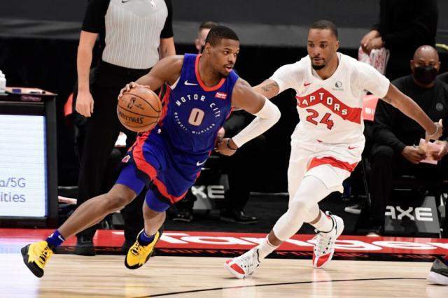 九游网页版入口-加盟活塞重获新生！小史密斯斩获生涯第三次三双