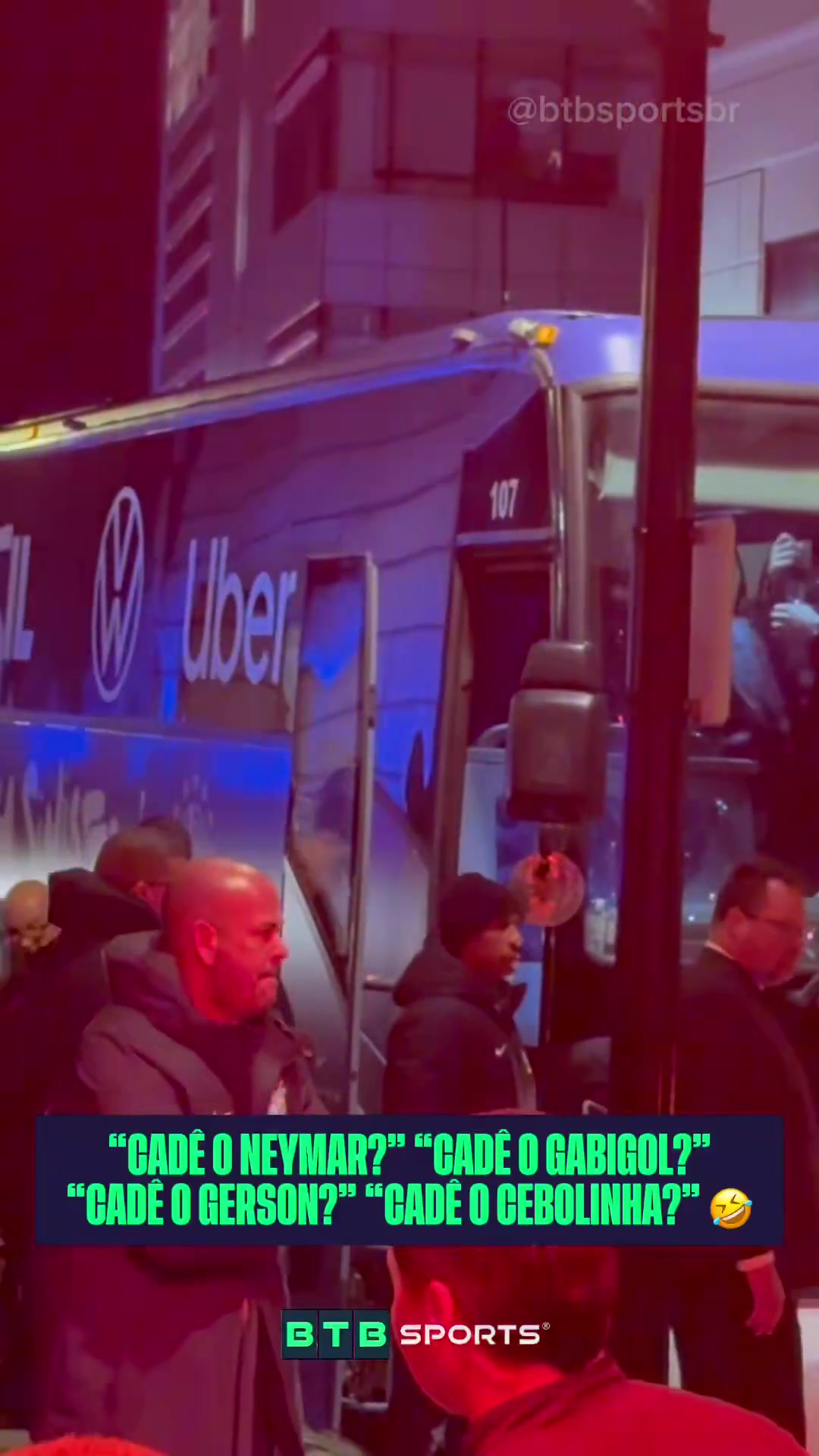 九游app下载最新版本-世界杯带不带？巴西队抵达波士顿，迎接的球迷高喊"内马尔在哪？"